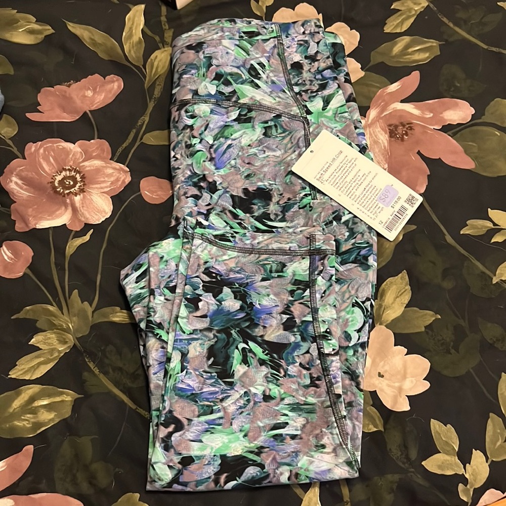 NWT Lululemon Crops